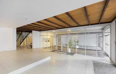 Imagem: O depósito possui 431m² de Área e está localizado em Centro