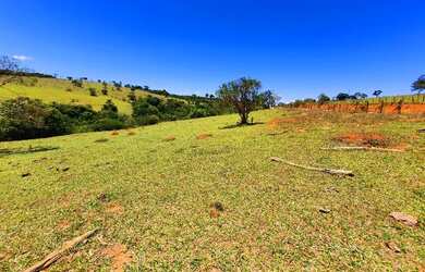 Imagem: A chácara possui 40.000m² de Área e está localizado em