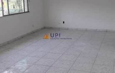 Imagem: O depósito possui 230m² de Área e está localizado em Água