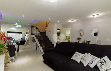 Imagem: A casa em condomínio possui 4 Dormitórios, 5 Banheiros, 2