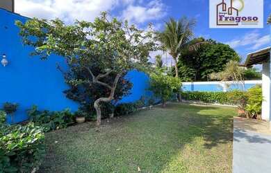 Imagem: A casa possui 5 Dormitórios, 5 Banheiros, 4 Vagas na garagem