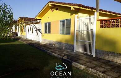 Imagem: A casa possui 2 Dormitórios, 1 Banheiro, 2 Vagas na garagem