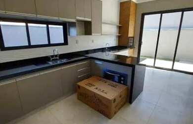 Imagem: A casa em condomínio possui 3 Dormitórios, 4 Banheiros, 4