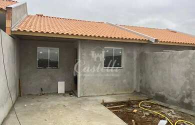 Imagem: A casa possui 2 Dormitórios, 1 Banheiro, 1 Vaga na garagem