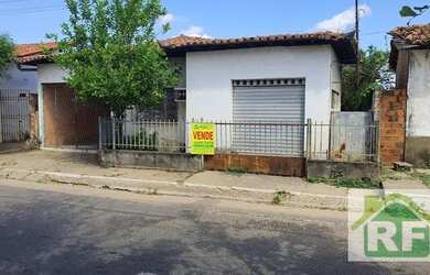 Imagem: A casa possui 2 Dormitórios, 2 Banheiros, 171m² de Área e