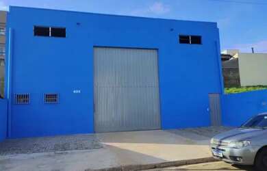 Imagem: O depósito possui 4 Vagas na garagem, 341m² de Área e está