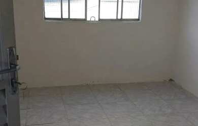 Imagem: A casa possui 1 Dormitório, 1 Banheiro e está localizado