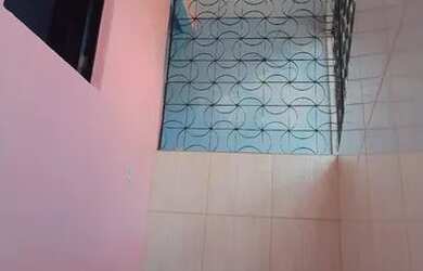 Imagem 7: Aluga se uma casa. 1 Banheiroe2 Dormitórios