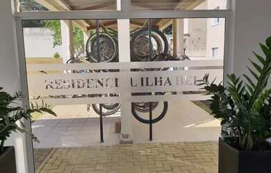 Imagem: O apartamento possui 2 Dormitórios, 1 Banheiro, 2 Vagas na