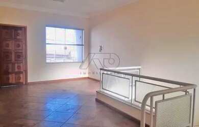 Imagem: A casa possui 3 Dormitórios, 2 Banheiros, 209m² de Área e