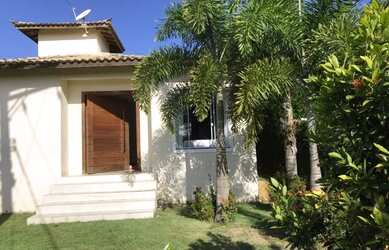 Imagem: A casa em condomínio possui 3 Dormitórios, 2 Banheiros e 2