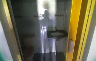 Imagem: A casa possui 2 Dormitórios, 2 Banheiros, 80m² de Área e