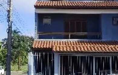 Imagem: A casa possui 3 Dormitórios, 1 Banheiro, 224m² de Área e