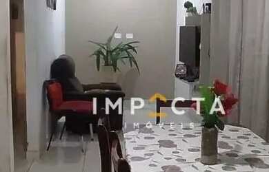 Imagem: A casa possui 4 Dormitórios, 2 Banheiros, 2 Vagas na garagem