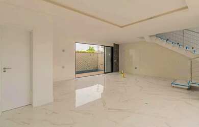 Imagem 5: Sobrado Geminado com 3 suíte(s) à venda no bairro SAGUACU em JOINVILLE, por R$ 1.490.000.0