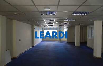 Imagem: O depósito possui 376m² de Área e está localizado em Centro