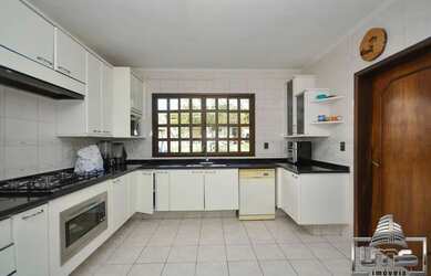 Imagem 13: Sobrado para venda tem 370 metros quadrados com 5 quartos em Atuba - Curitiba - PR