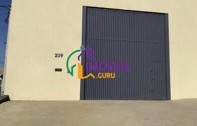 Imagem: O depósito possui 4 Vagas na garagem, 200m² de Área e está