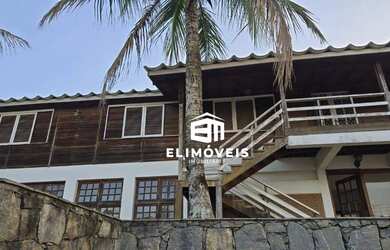 Imagem: A casa em condomínio possui 3 Dormitórios, 1 Banheiro, 4 Vagas