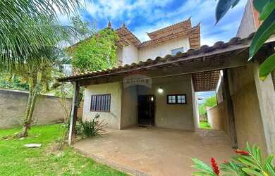 Imagem: A casa possui 4 Dormitórios, 4 Banheiros, 3 Vagas na garagem