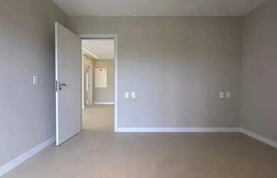 Imagem 12: Alphaville Litoral Norte. Piscina, Guarda roupa, 344m² de Áreae2 Vagas...