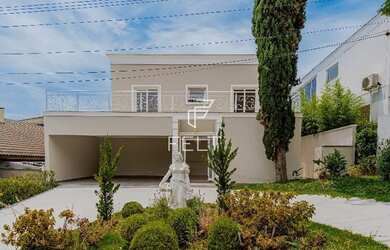 Imagem: A casa em condomínio possui 4 Dormitórios, 5 Banheiros, 4