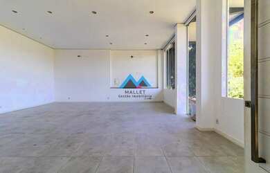 Imagem 9: Excelente Casa Triplex com 4 suítes, 436 m², toda reformada, à venda no Condomínio Ubá Ind