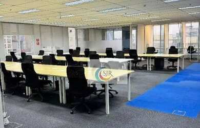 Imagem: O depósito possui 5 Vagas na garagem, 328-0m² de Área e está