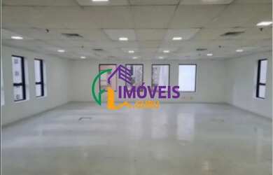 Imagem: O depósito possui 2 Vagas na garagem e 120m² de Área e está