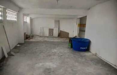 Imagem: O depósito possui 45m² de Área e está localizado em Garcia