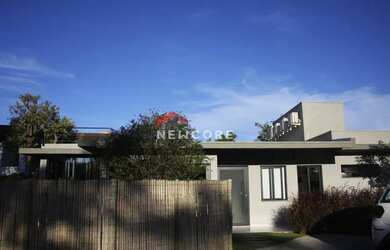 Imagem: A casa em condomínio possui 3 Dormitórios, 2 Banheiros, 3