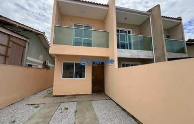 Imagem: A casa possui 2 Dormitórios, 2 Banheiros, 2 Vagas na garagem