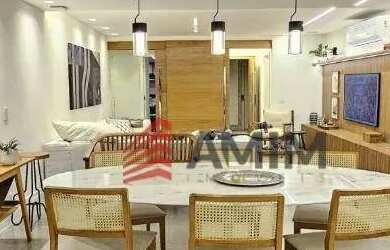 Imagem: O apartamento possui 4 Dormitórios, 4 Banheiros, 2 Vagas na