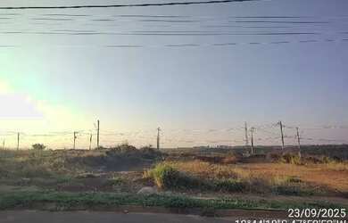 Imagem: O terreno possui 200m² de Área e está localizado em Loteamento