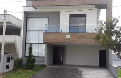 Imagem: A casa em condomínio possui 4 Dormitórios, 5 Banheiros, 4