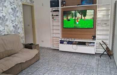 Imagem: A casa possui 2 Dormitórios, 2 Banheiros, 2 Vagas na garagem