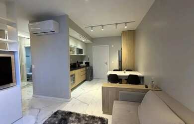 Imagem: O apartamento possui 1 Dormitório, 1 Banheiro, 1 Vaga na garagem