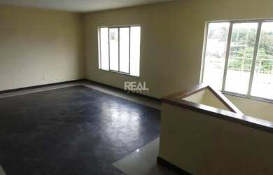 Imagem: A casa possui 3 Dormitórios, 3 Banheiros, 3 Vagas na garagem