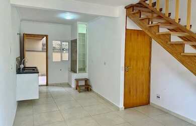 Imagem: A casa em condomínio possui 2 Dormitórios, 2 Banheiros, 1