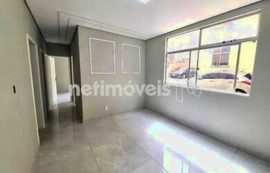 Imagem: O apartamento possui 3 Dormitórios, 1 Banheiro, 1 Vaga na garagem