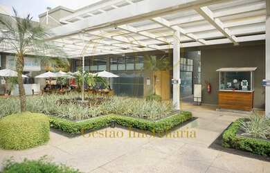 Imagem: O depósito possui 3 Vagas na garagem, 65m² de Área e está