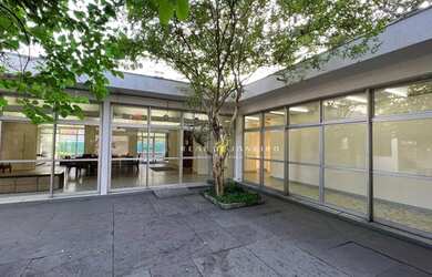 Imagem 1: Casa a venda arquitetura modernista 4 suítes e 6 vagas