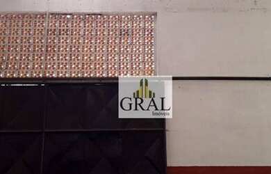 Imagem: O depósito possui 5 Vagas na garagem, 320m² de Área e está