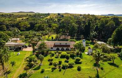 Imagem: A fazenda possui 300m² de Área, Churrasqueira e está localizado