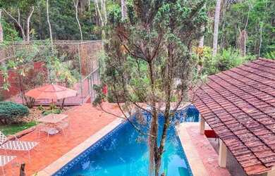 Imagem: A casa em condomínio possui 3 Dormitórios, 4 Banheiros, 5