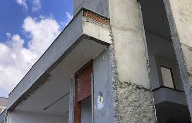 Imagem: A casa em condomínio possui 3 Dormitórios, 2 Banheiros, 2