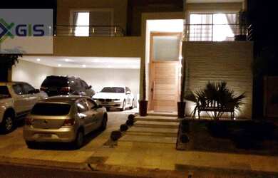 Imagem: A casa em condomínio possui 3 Dormitórios, 4 Banheiros, 2