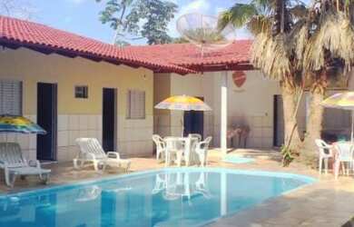 Imagem: A casa possui 5 Dormitórios, 5 Vagas na garagem e está localizado