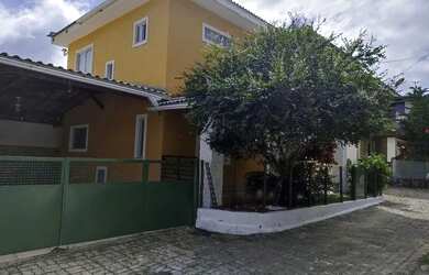 Imagem: A casa em condomínio possui 4 Dormitórios, 3 Banheiros, 2