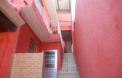 Imagem: A casa possui 5 Dormitórios, 5 Banheiros, 1 Vaga na garagem